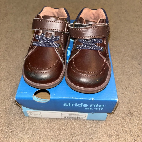 Stride Rite Baby walking shoes. Chocolate brown size 4. Gently used. - Picture 1 of 9